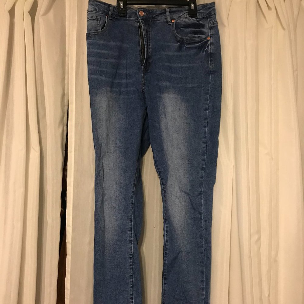 NWB High Waisted Blue Jeans Size 32
